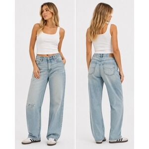 American Eagle Mom Jeans Womens 6 Light Wash Distressed High Waisted Denim Retro